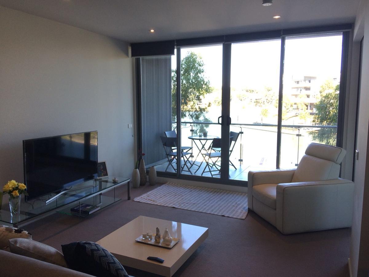 Marina View Apartment On The Maribyrnong River, Melbourne Eksteriør billede