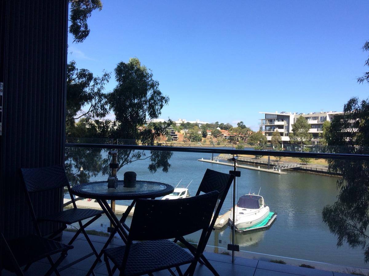 Marina View Apartment On The Maribyrnong River, Melbourne Eksteriør billede