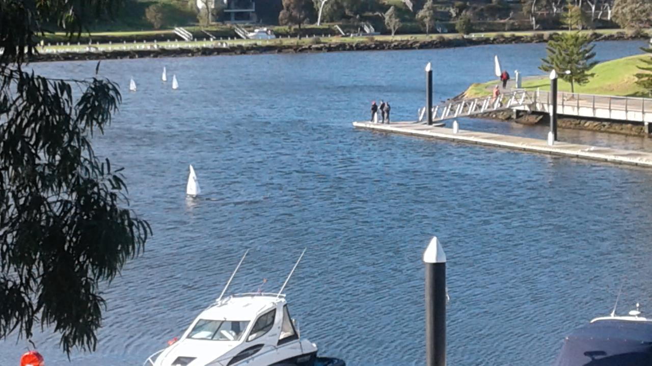 Marina View Apartment On The Maribyrnong River, Melbourne Eksteriør billede